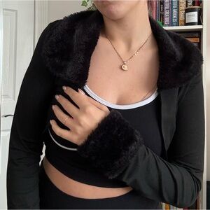 ROMWE Black fur trimmed shrug